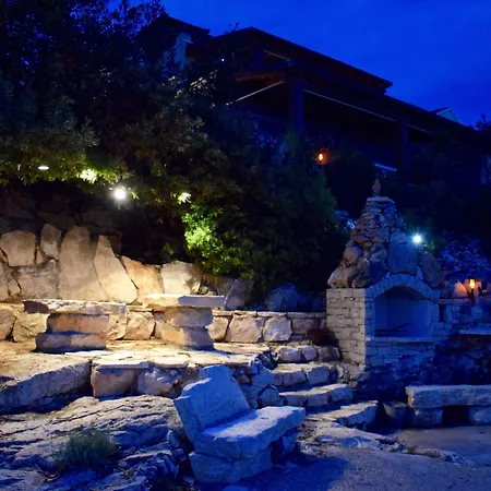 Kamen Blue Vela Luka